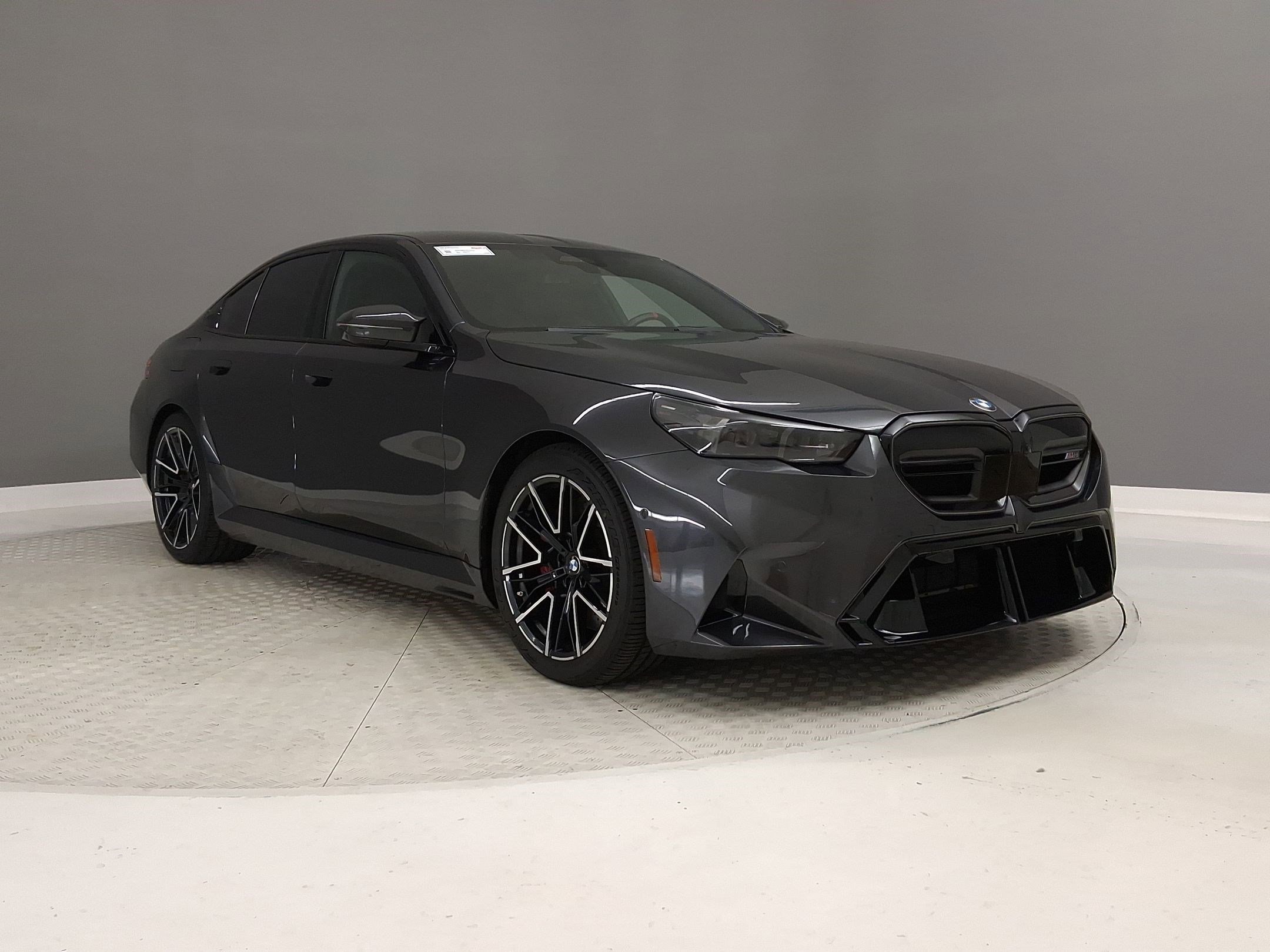 Used 2025 BMW M5 w/ Carbon Package image 5