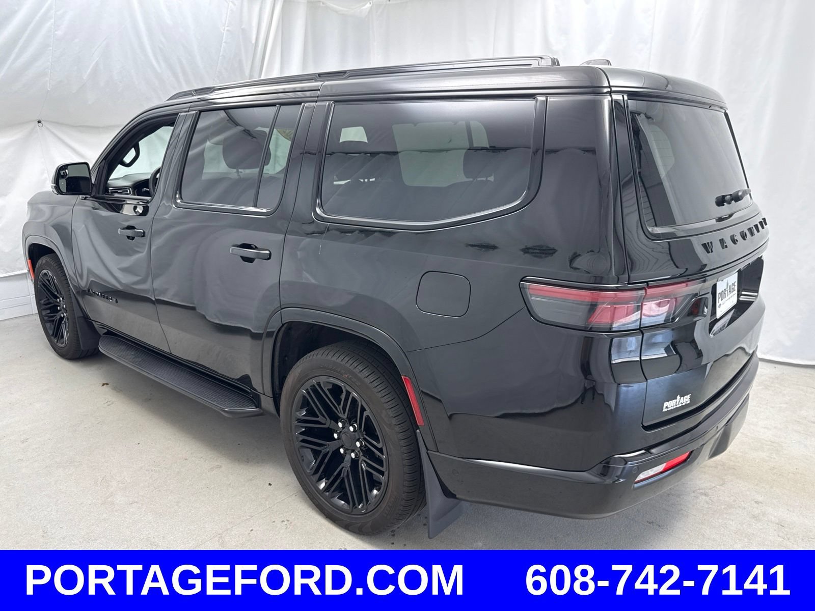 Used 2024 Jeep Wagoneer Series II w/ Convenience Group I AWD/4WD image 5