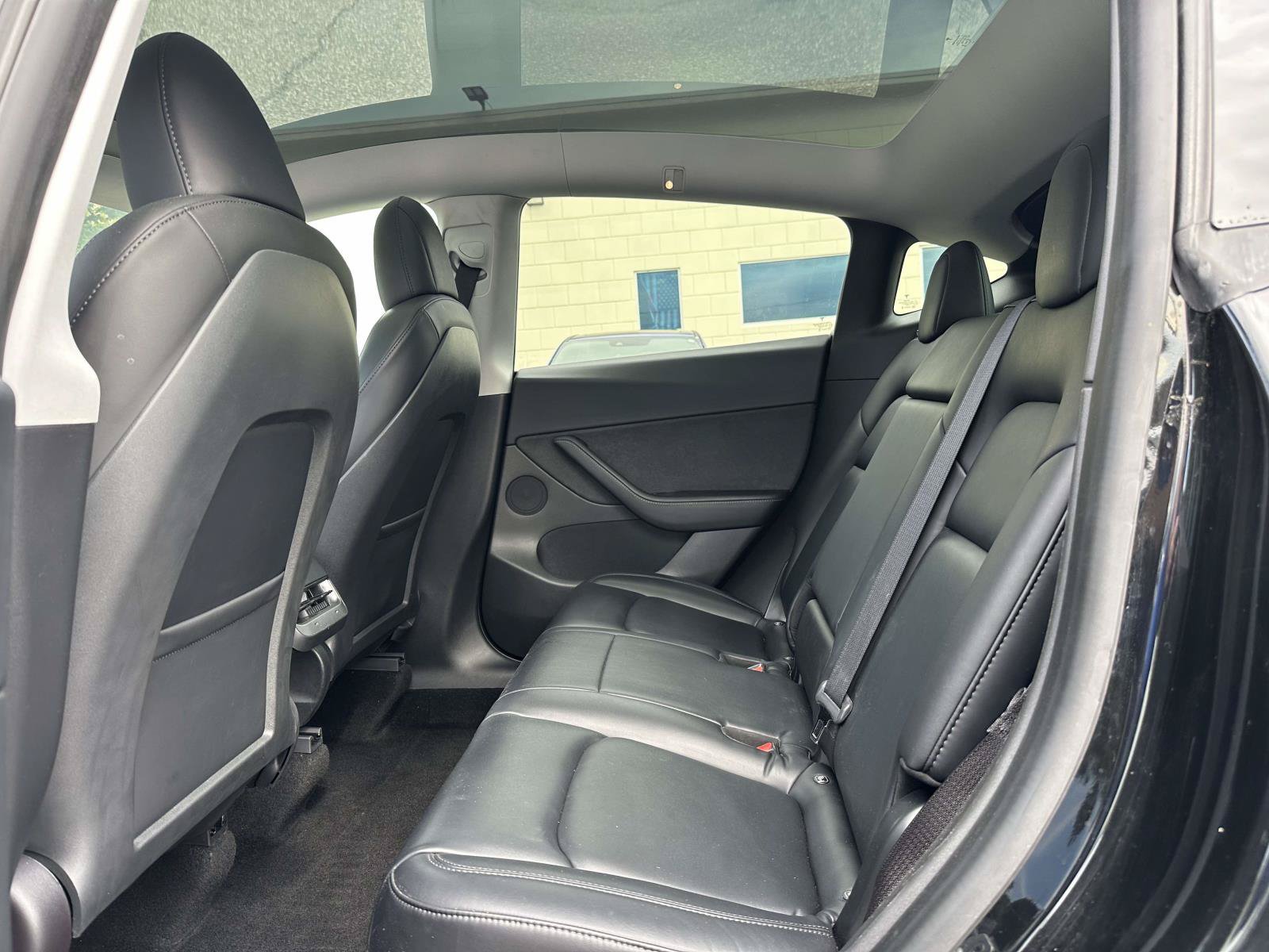 Used 2021 Tesla Model Y Long Range AWD/4WD image 18
