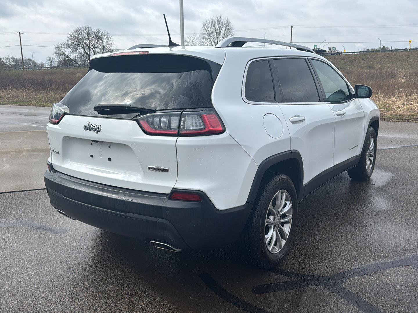 Used 2021 Jeep Cherokee Latitude Lux w/ Comfort/Convenience Group image 7