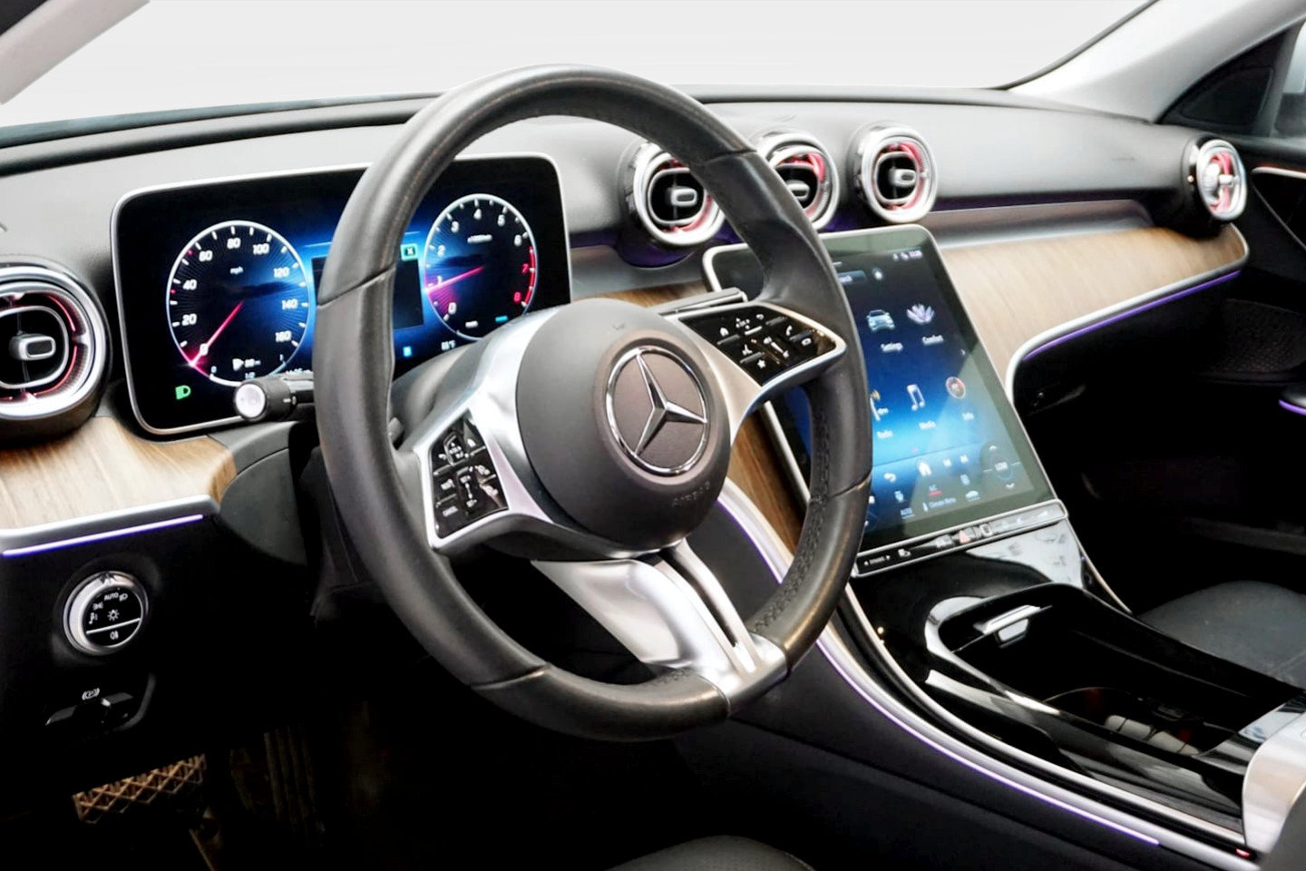 Used 2023 Mercedes-Benz C 300 Sedan image 11