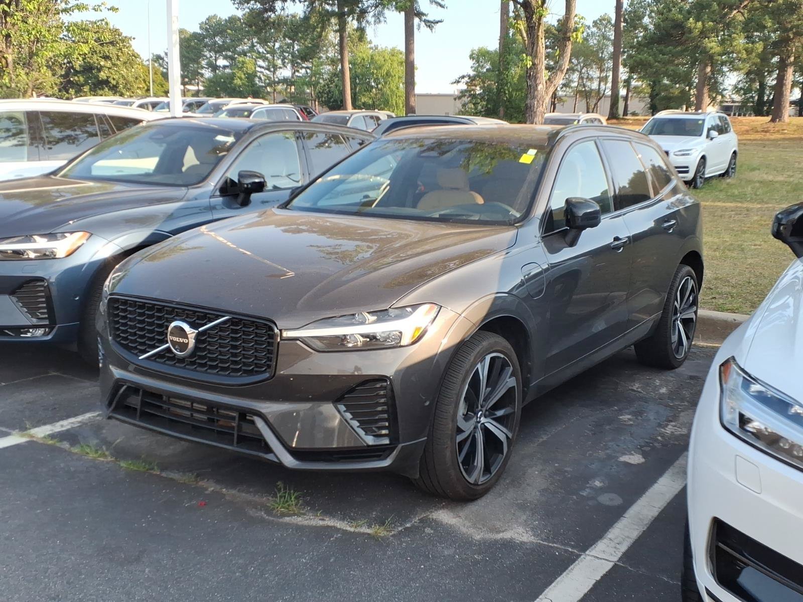 Certified 2024 Volvo XC60 T8 Ultimate w/ Protection Package Premier AWD/4WD image 5