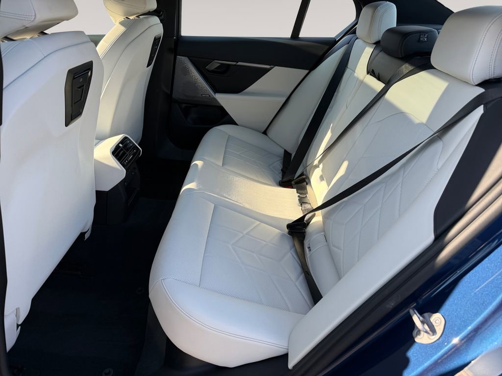 Certified 2026 BMW i5 eDrive40 image 13