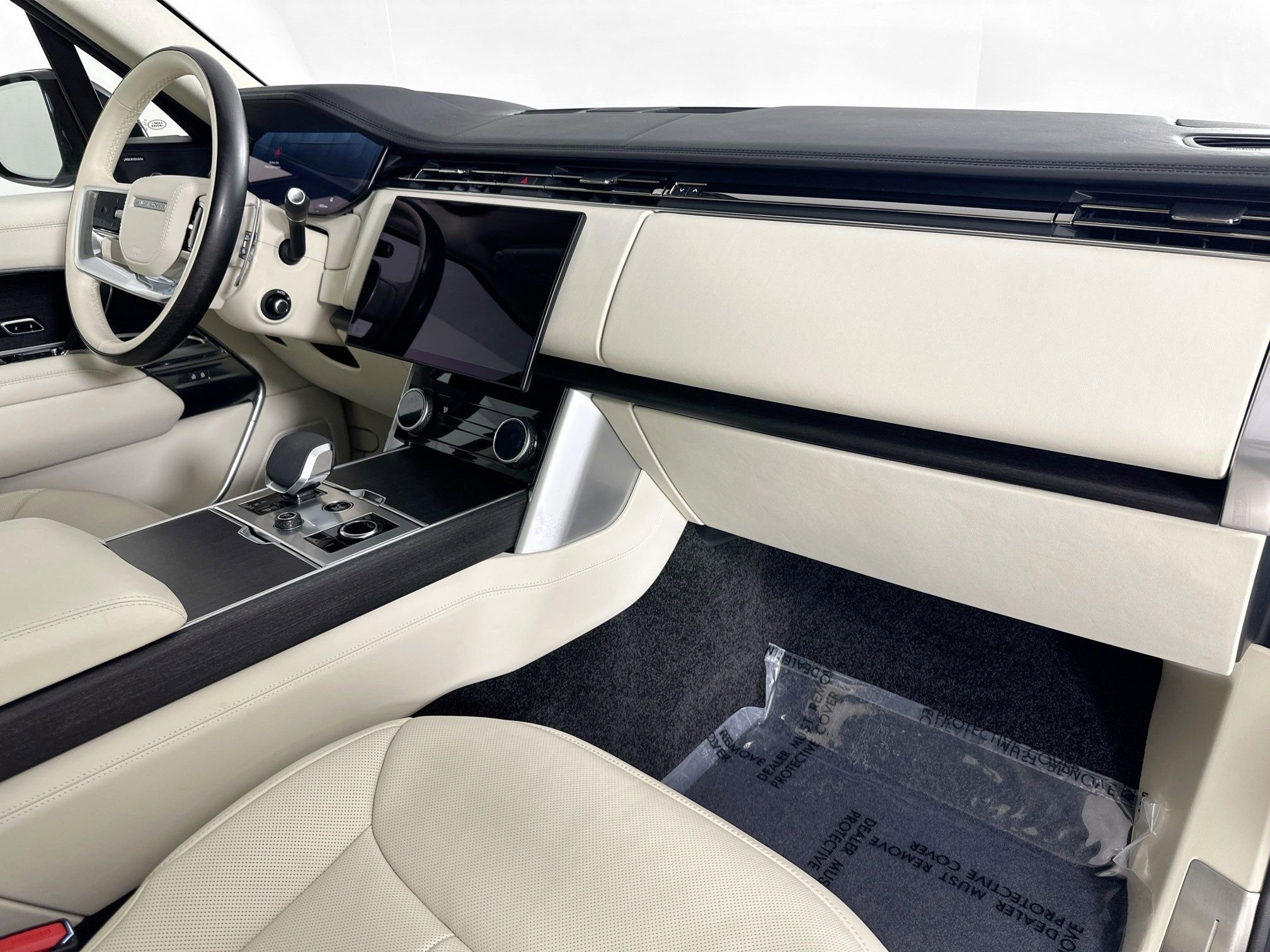 Certified 2023 Land Rover Range Rover SE AWD/4WD image 27