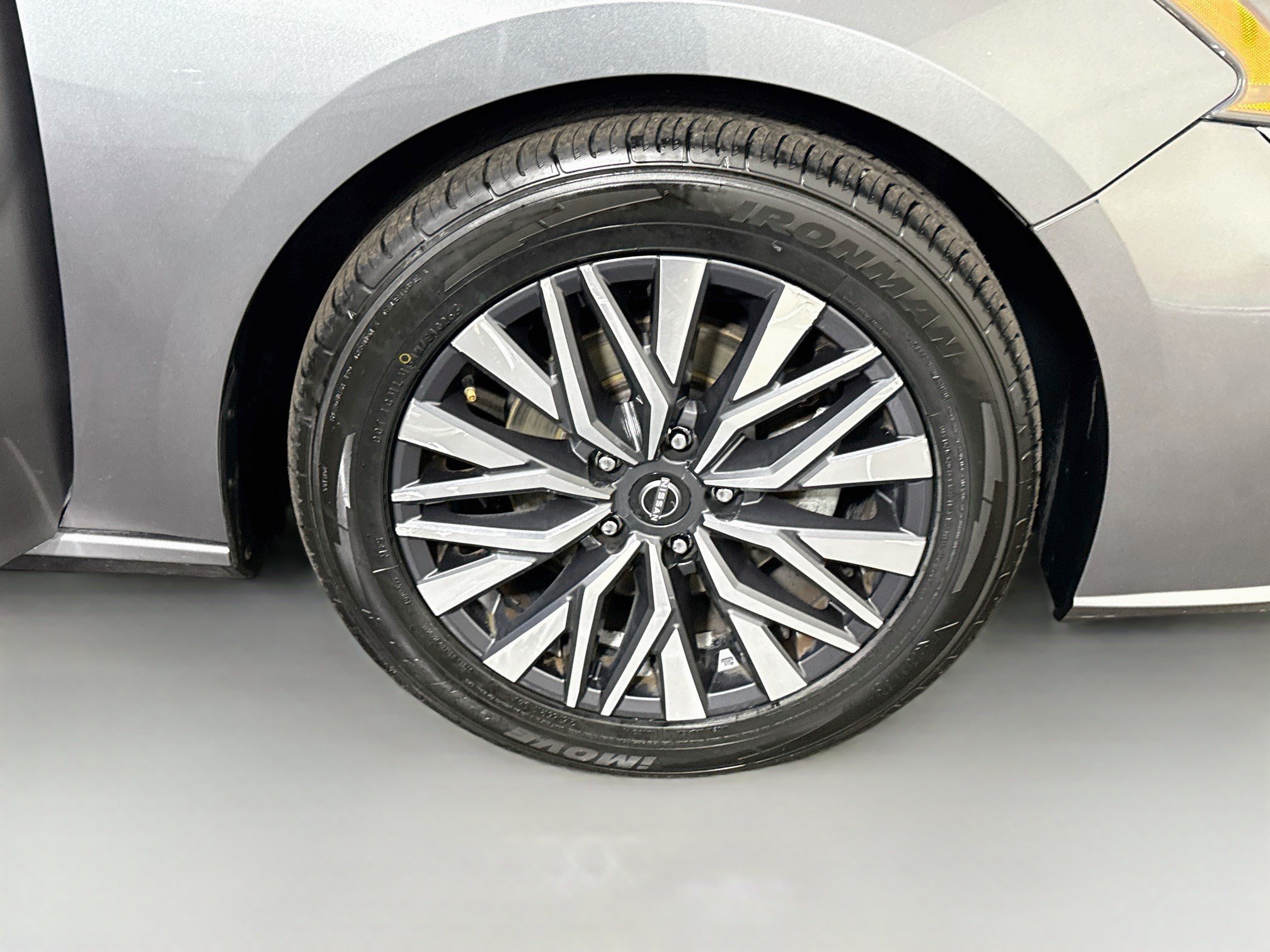 Used 2023 Nissan Altima 2.5 SV FWD image 32