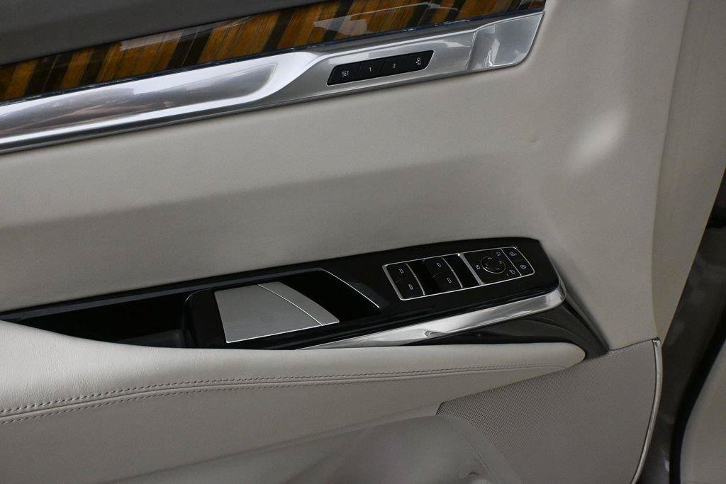 Used 2025 Cadillac Escalade Sport Platinum w/ LPO, Floor Liner Package AWD/4WD image 8