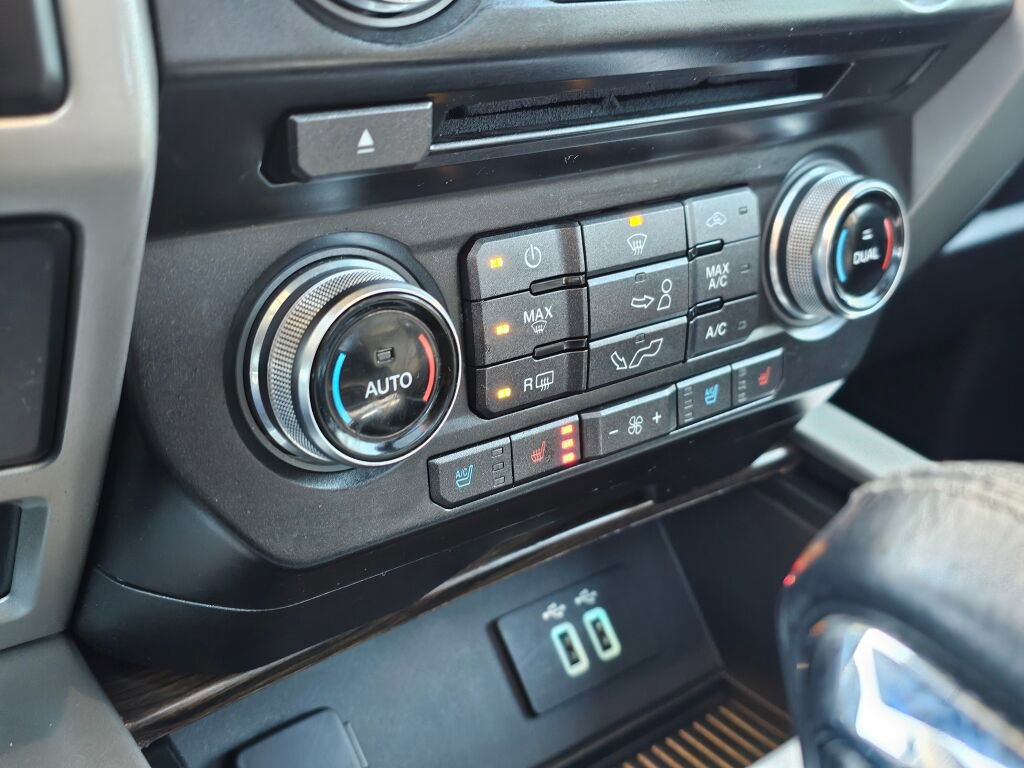 Used 2016 Ford F150 Lariat w/ Equipment Group 501A Mid image 30