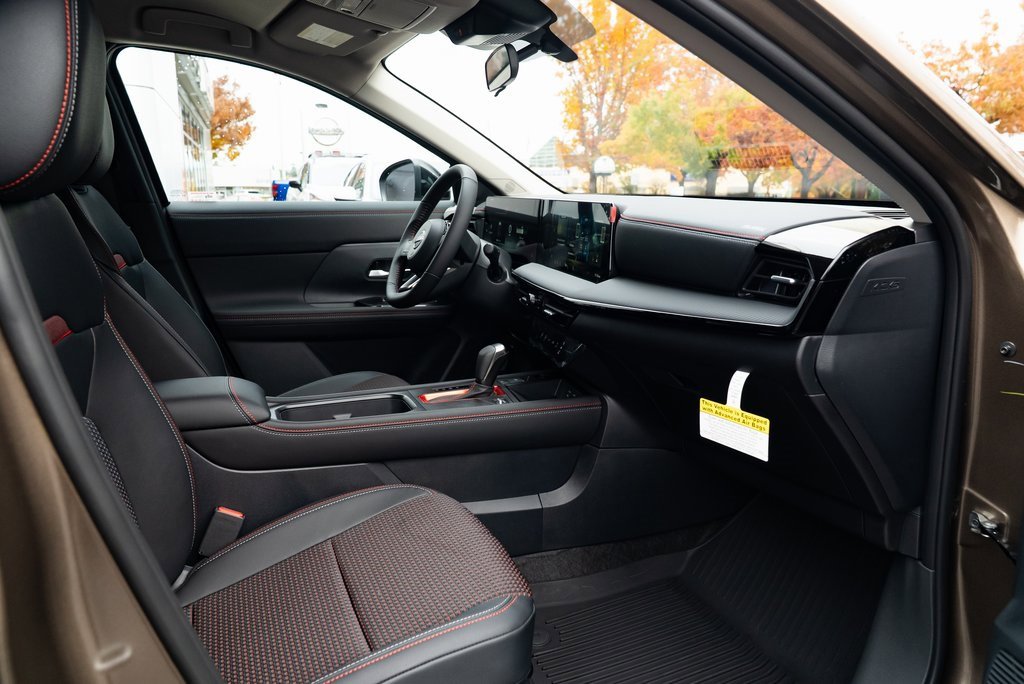 New 2026 Nissan Kicks SR image 25