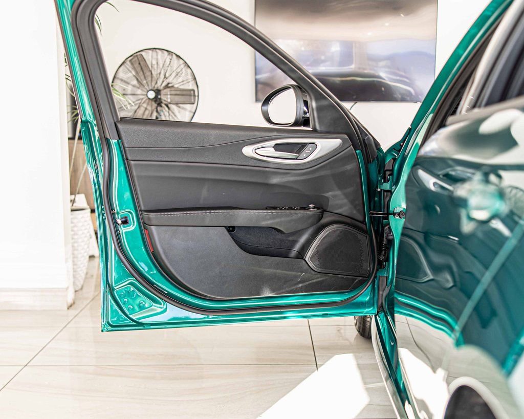 New 2025 Alfa Romeo Giulia AWD image 30