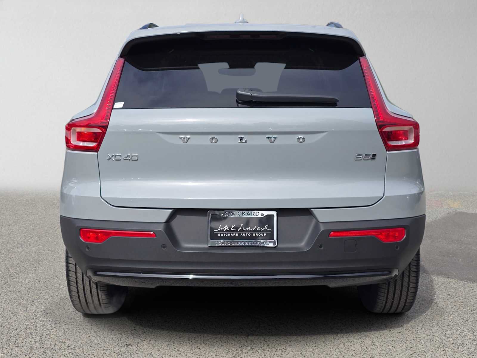 Used 2026 Volvo XC40 B5 Plus w/ Protection Package Premier AWD/4WD image 4