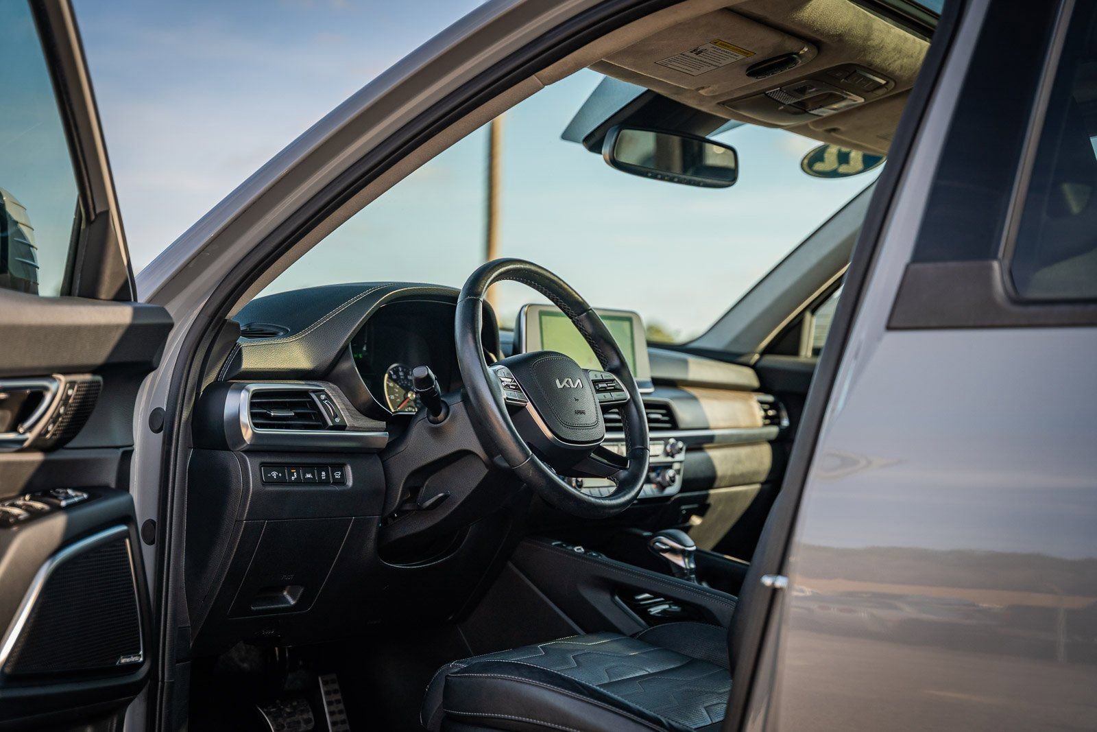 Used 2022 Kia Telluride SX w/ SX Prestige Package image 18