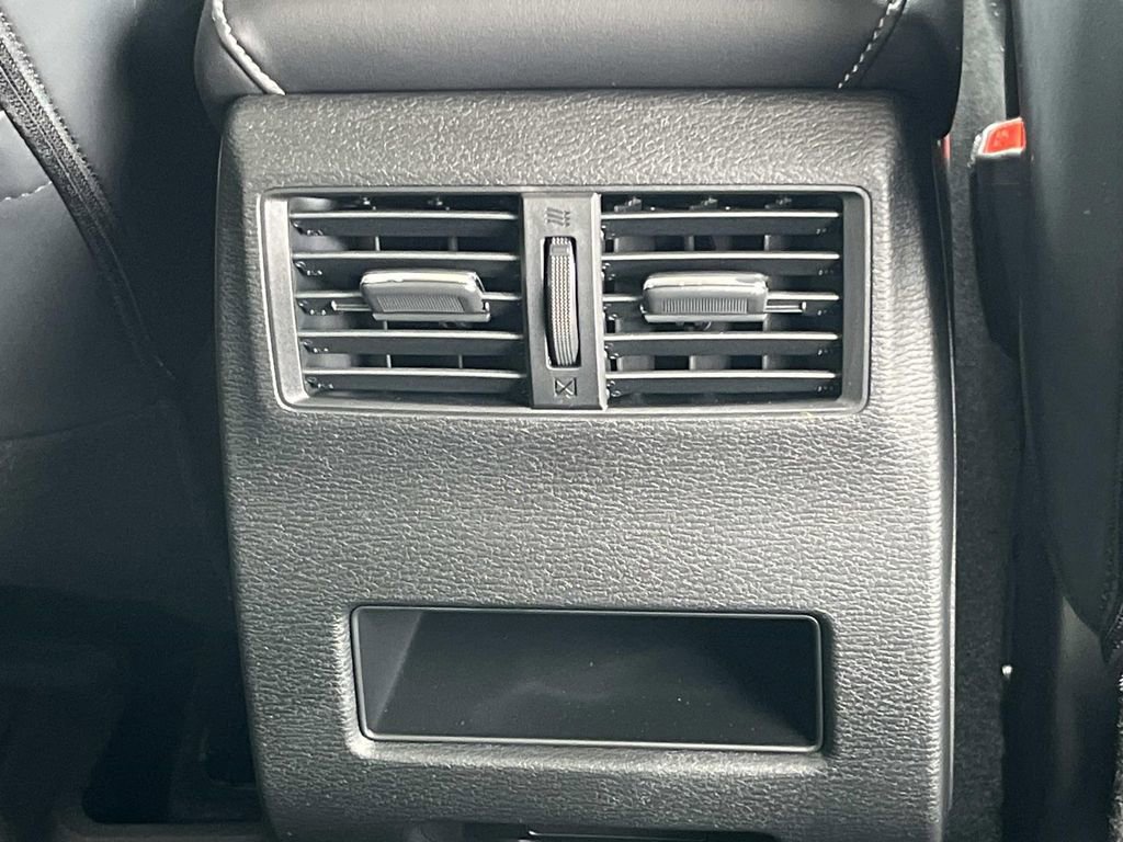 New 2026 Mitsubishi Outlander SE FWD image 17