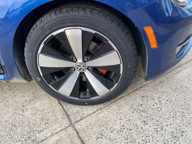 Used 2012 Volkswagen Beetle 2.0T image 22