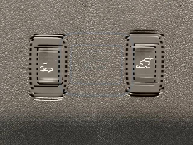 Used 2026 Cadillac Escalade Platinum Sport w/ LPO, ONYX Package image 35