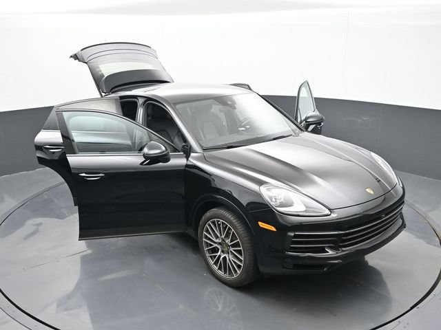 Certified 2022 Porsche Cayenne Platinum Edition AWD/4WD image 33