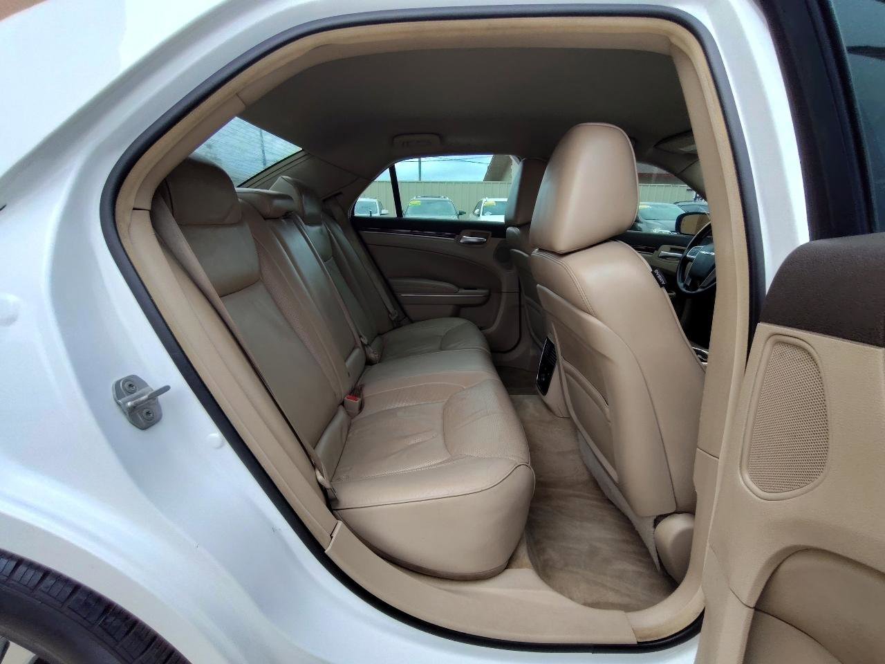 Used 2011 Chrysler 300 Limited w/ Luxury Group RWD image 37