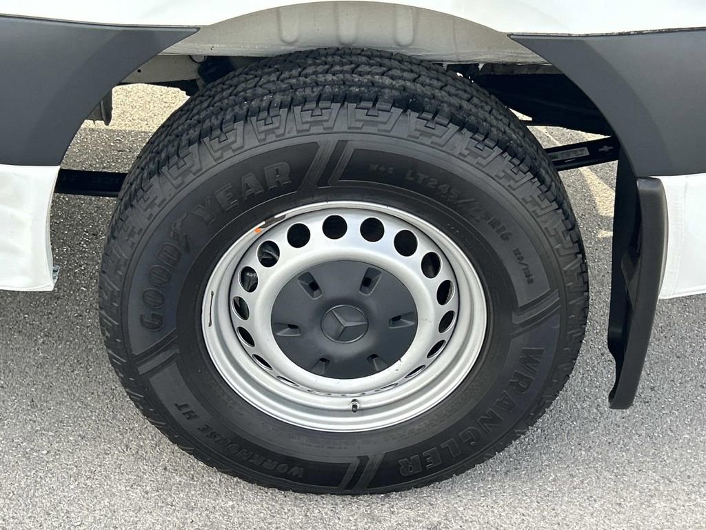 Used 2022 Mercedes-Benz Sprinter 1500 image 13
