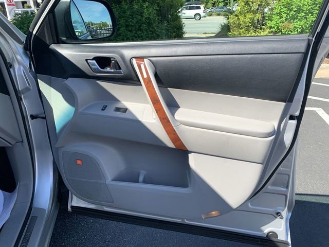 Used 2013 Toyota Highlander Limited FWD image 13