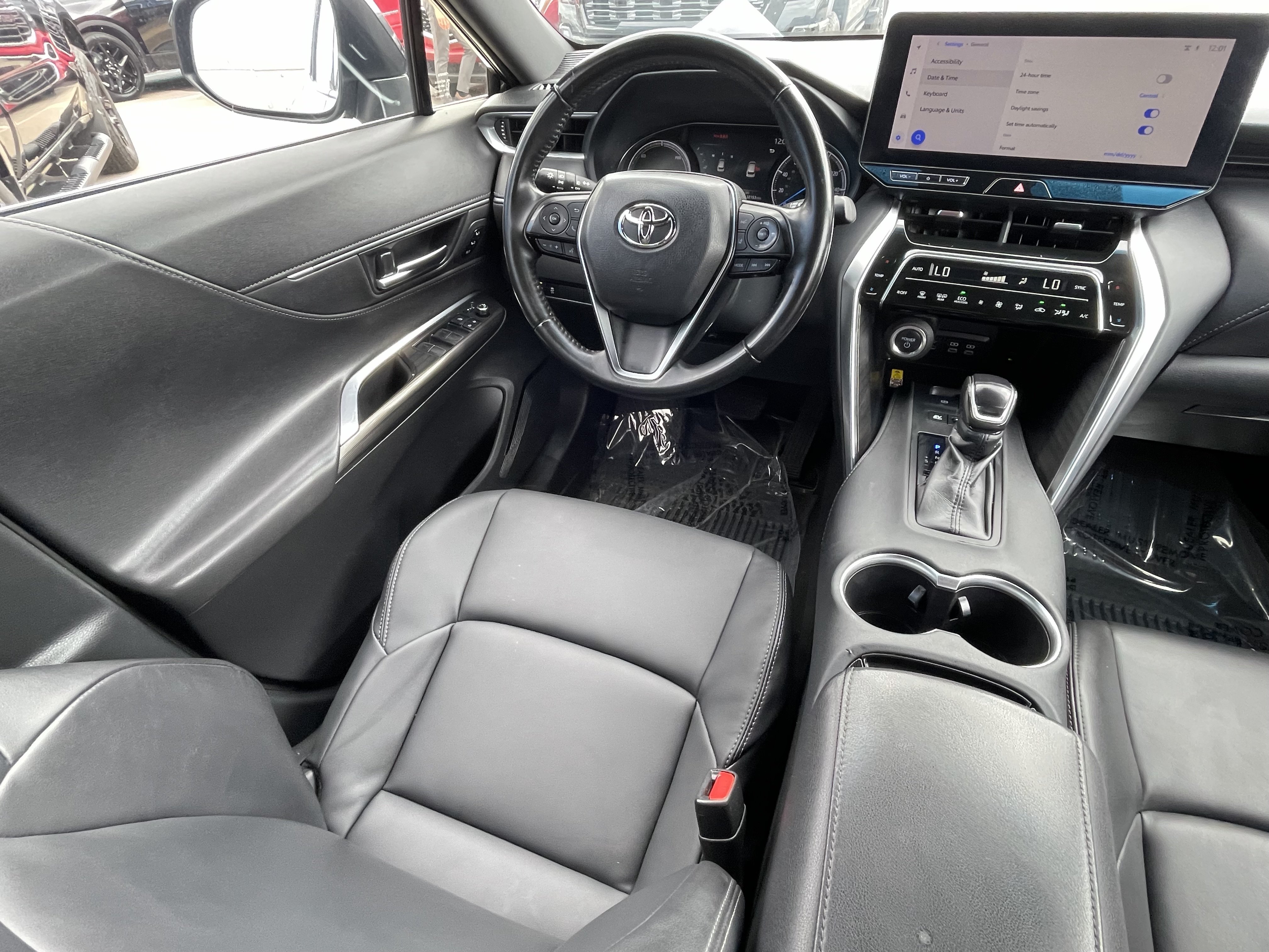 Used 2024 Toyota Venza XLE AWD/4WD image 23