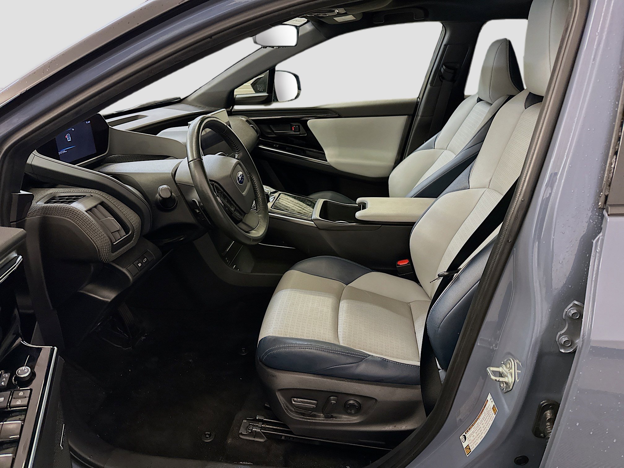 Used 2023 Subaru Solterra AWD image 13