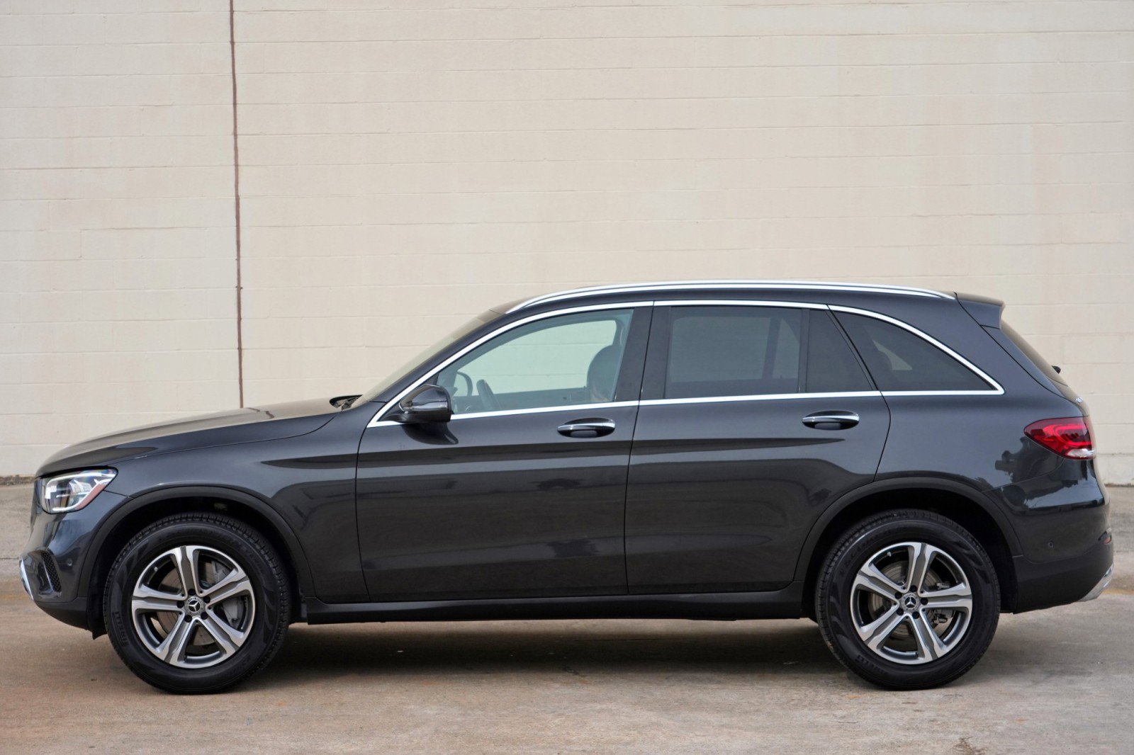 Used 2022 Mercedes-Benz GLC 300 w/ Premium Package Lite image 49