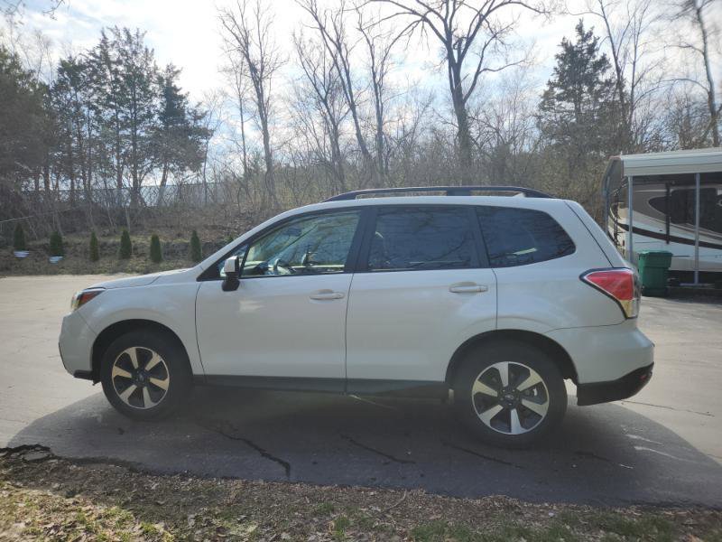 Used 2017 Subaru Forester 2.5i Premium image 5