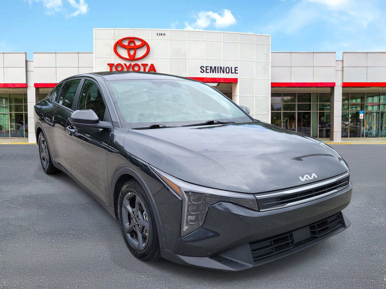 Used 2025 Kia K4 LXS image 2