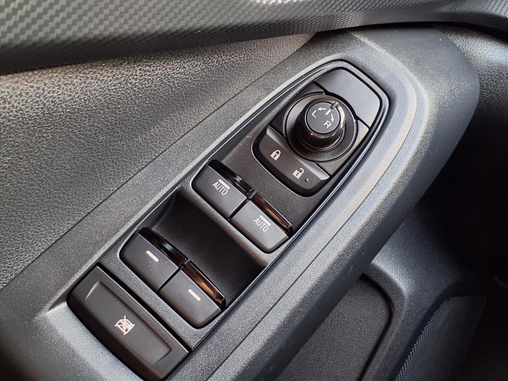 Certified 2025 Subaru Crosstrek 2.0i Premium image 9