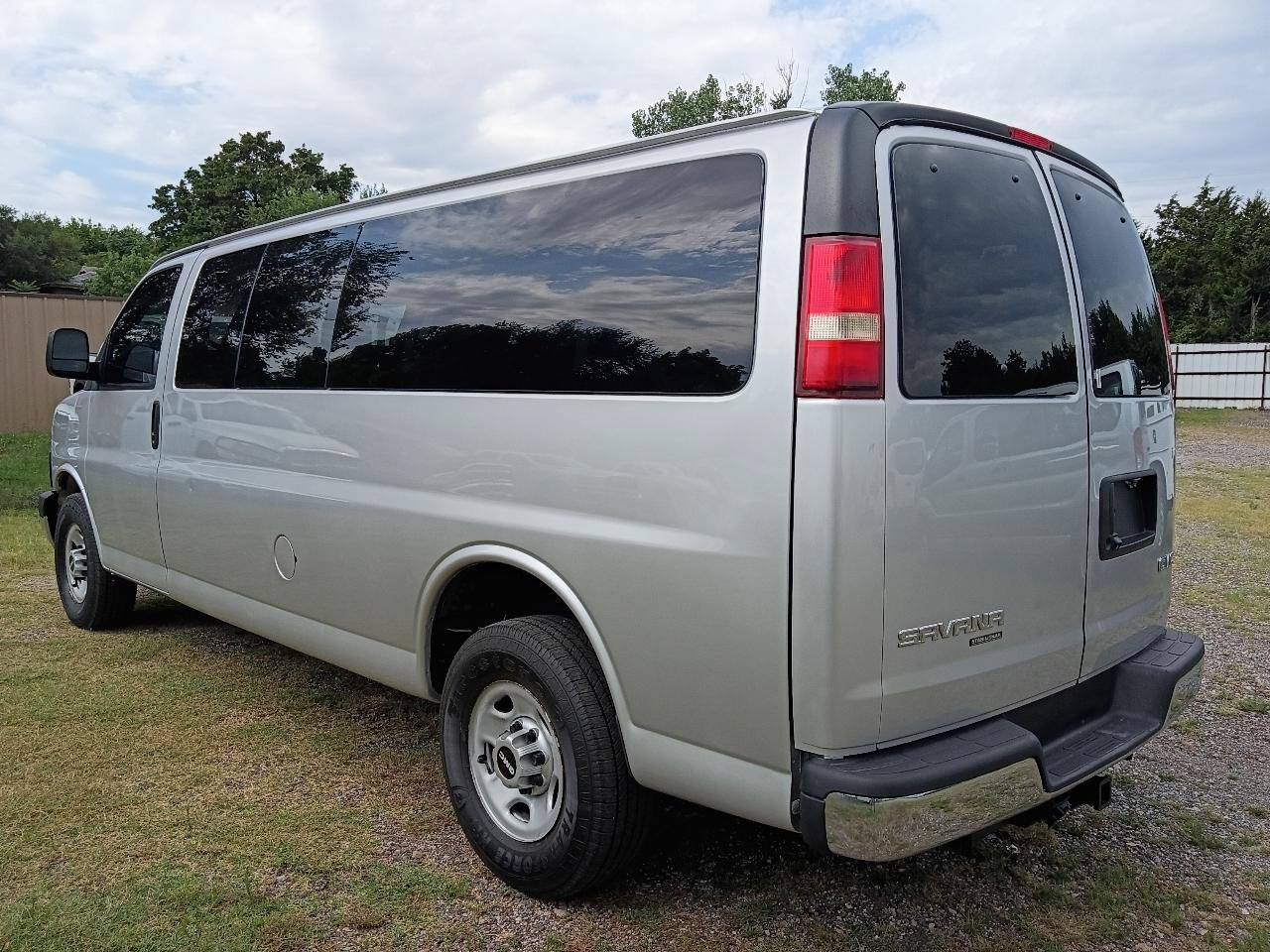 Used 2014 GMC Savana 3500 LS w/ Chrome Appearance Package RWD image 7
