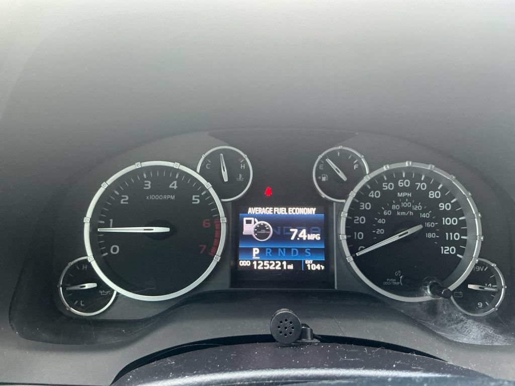 Used 2017 Toyota Tundra SR5 w/ SR5 Upgrade Package AWD/4WD image 19