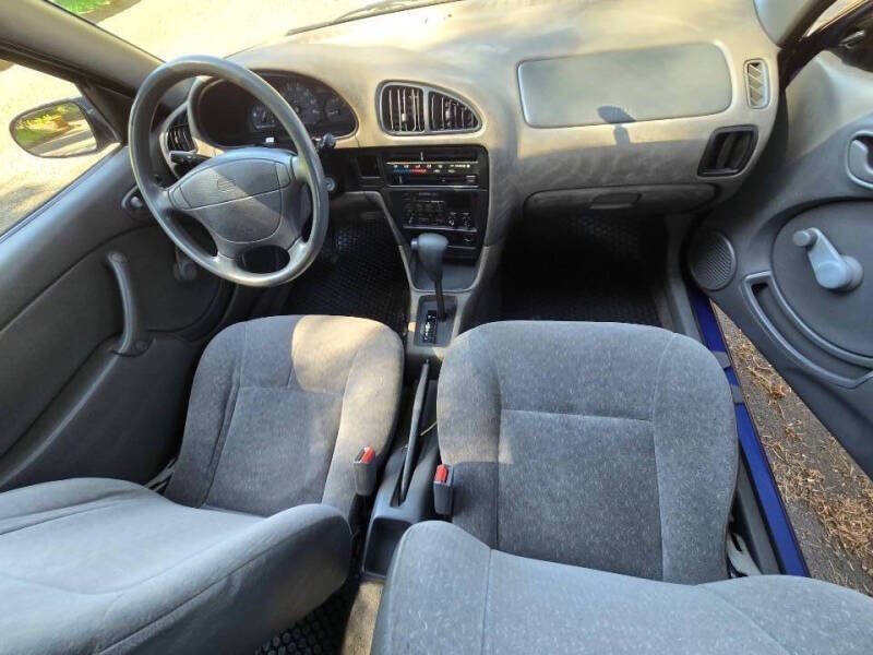 Used 1995 Geo Metro LSi FWD image 2