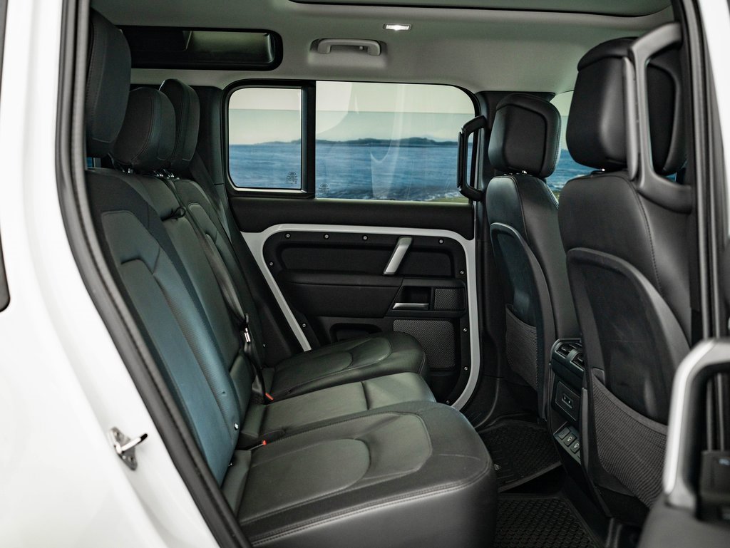 Used 2023 Land Rover Defender 110 X-Dynamic SE image 49