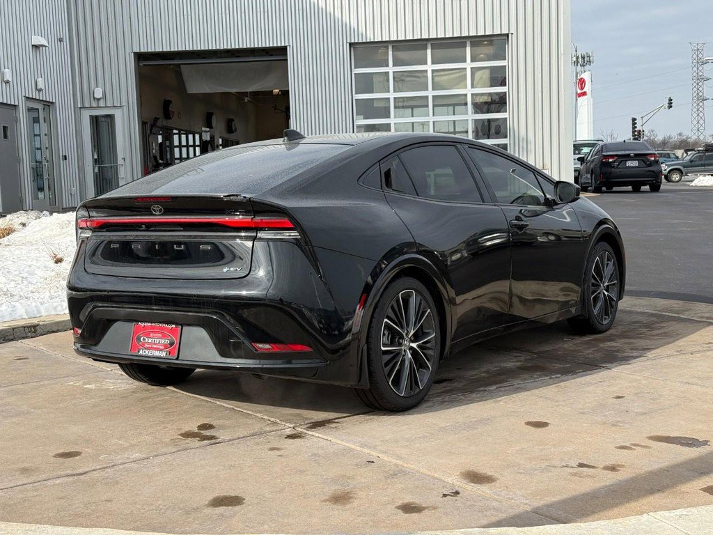 Used 2025 Toyota Prius XLE image 5