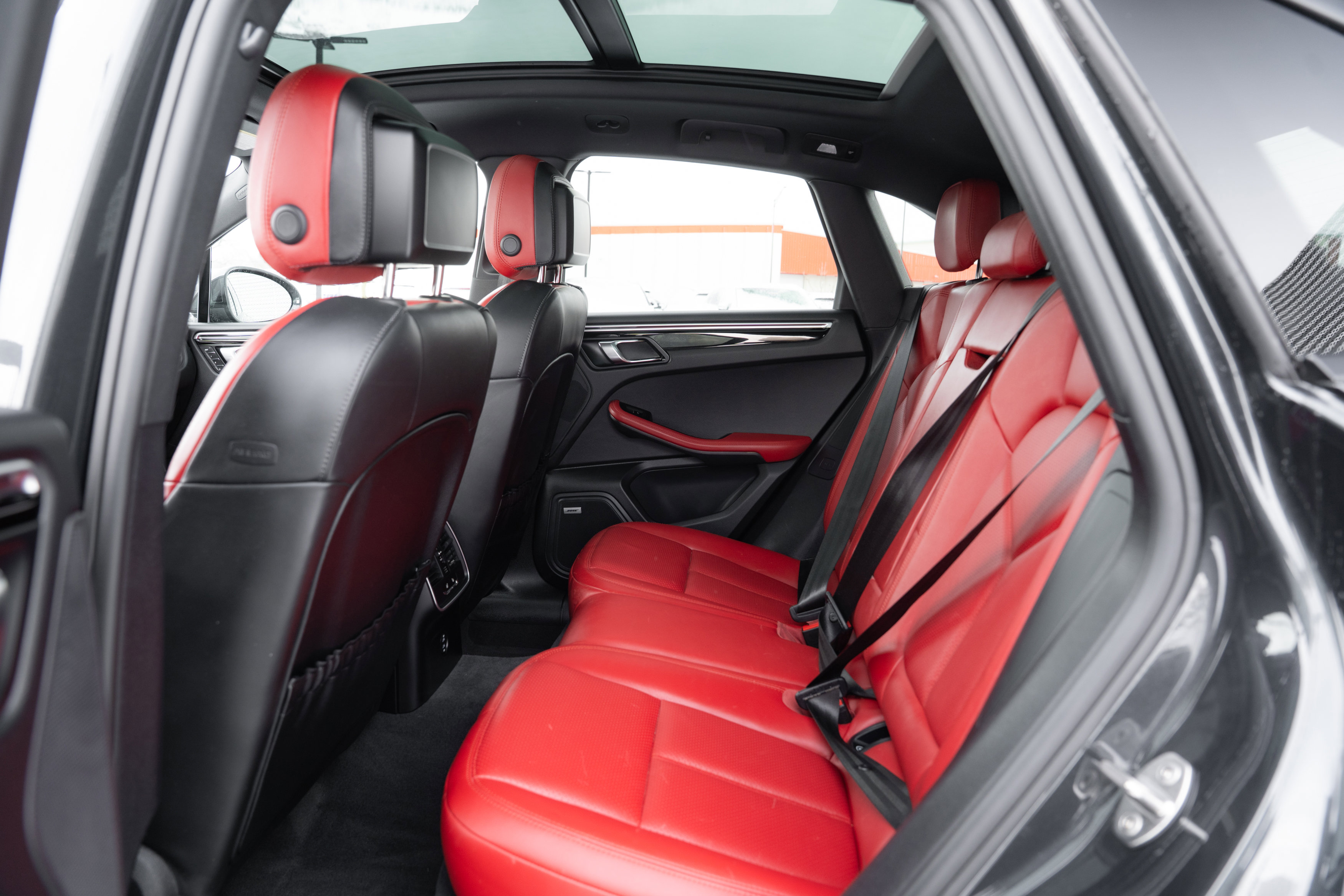 Used 2021 Porsche Macan image 23