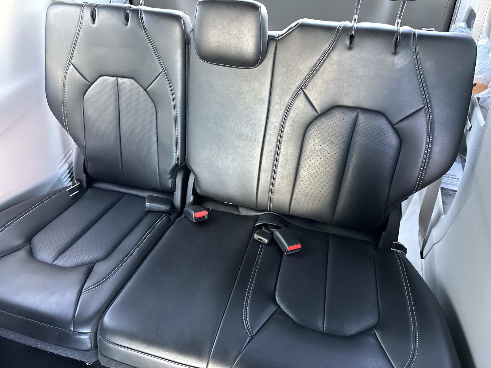 Used 2024 Chrysler Pacifica Touring-L FWD image 20