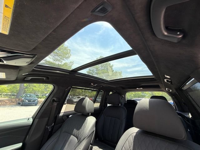 Used 2024 BMW X7 xDrive40i w/ M Sport Package AWD/4WD image 21