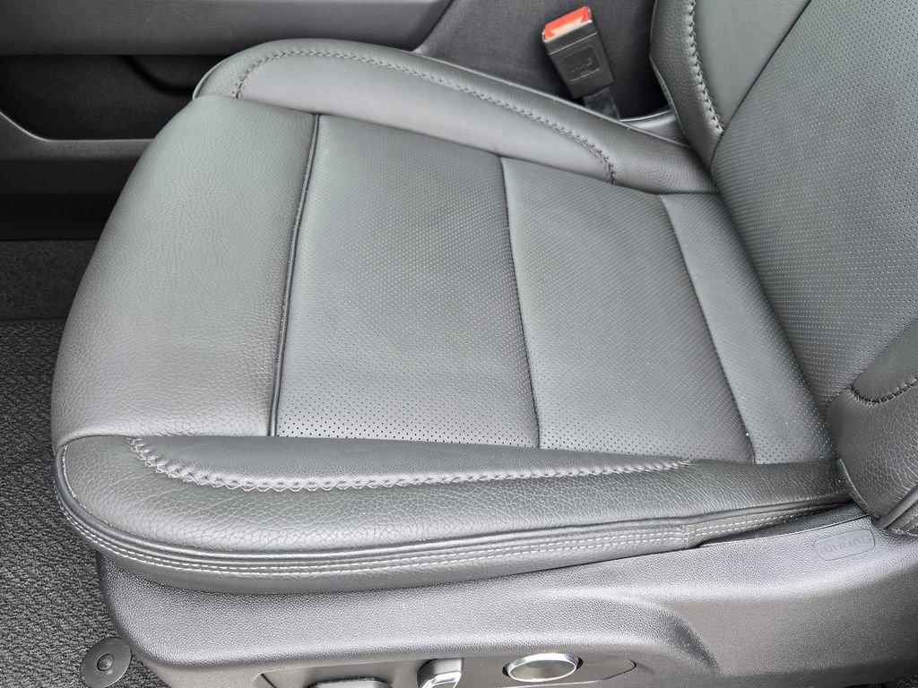 Used 2024 GMC Sierra 1500 Denali w/ Technology Package AWD/4WD image 14