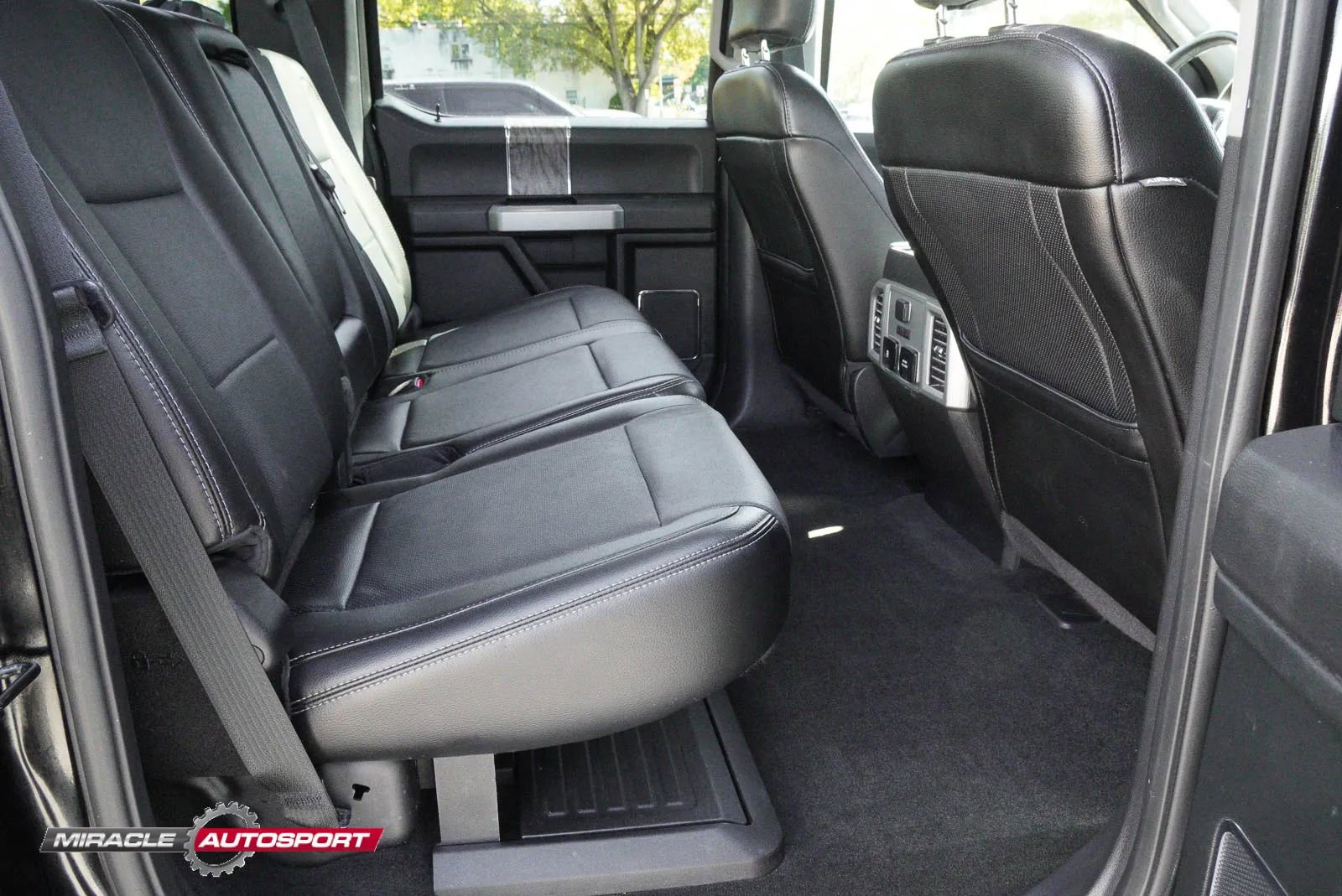 Used 2017 Ford F350 Lariat w/ Lariat Ultimate Package image 36