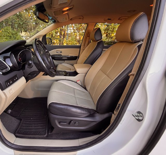 Used 2015 Kia Sedona SX FWD image 14