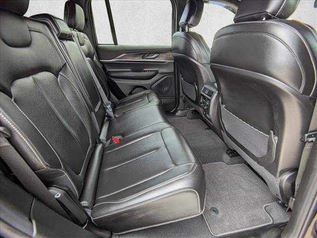 Used 2025 Jeep Grand Cherokee Limited w/ MOPAR Finishing Package AWD/4WD image 18
