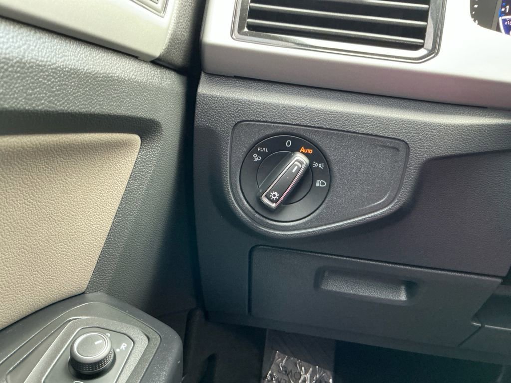 Used 2021 Volkswagen Atlas Cross Sport SEL Premium image 24