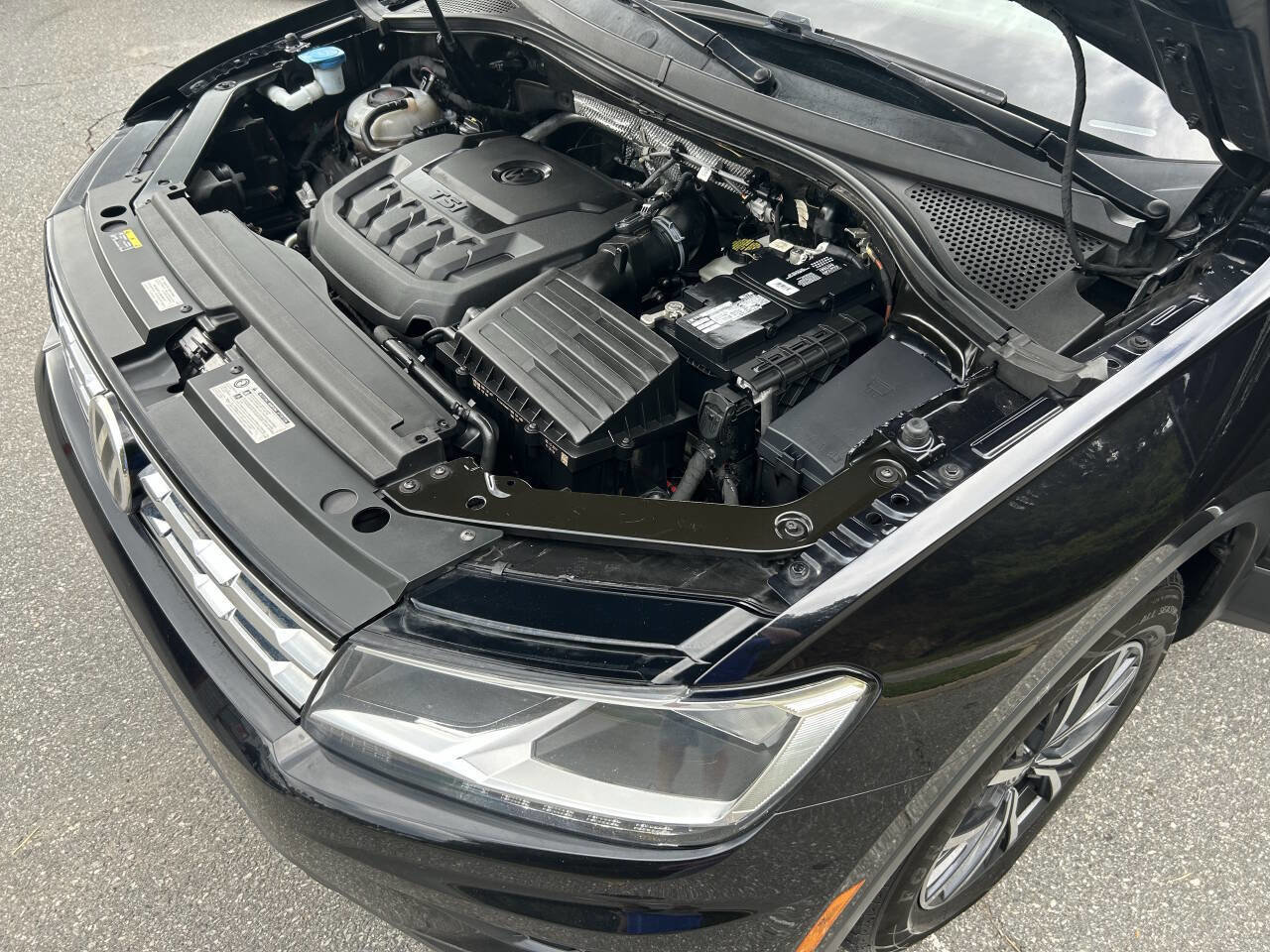 Used 2020 Volkswagen Tiguan SE w/ Panoramic Sunroof Package image 31