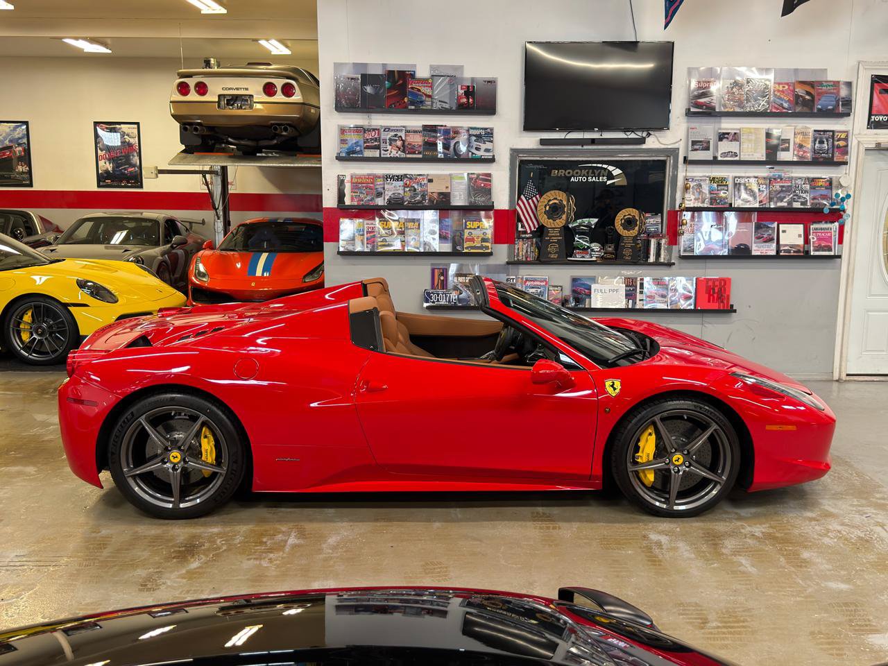 Used 2014 Ferrari 458 Spider RWD image 5
