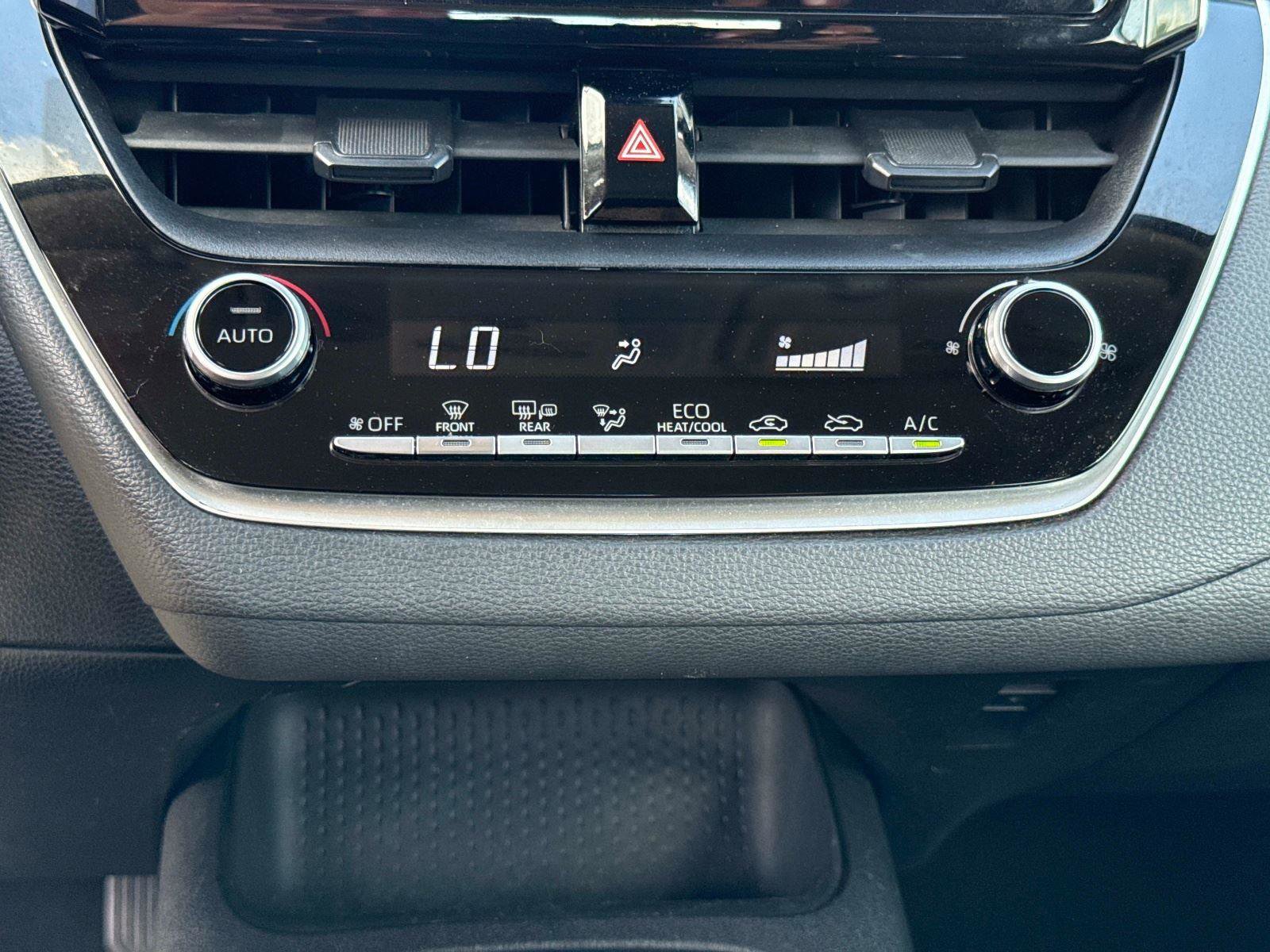 Used 2020 Toyota Corolla LE image 22