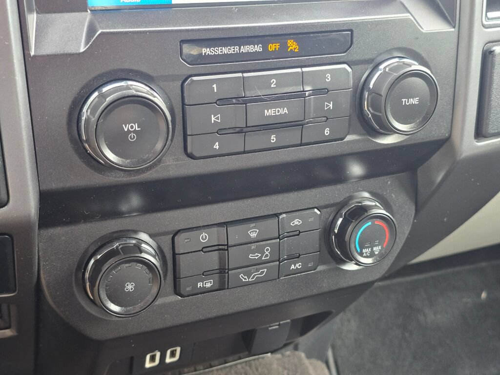 Used 2019 Ford F150 XLT w/ Heavy-Duty Payload Package AWD/4WD image 28