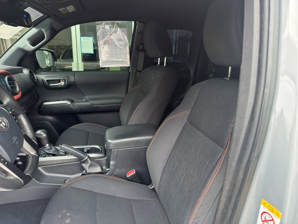 Used 2018 Toyota Tacoma TRD Off-Road image 4