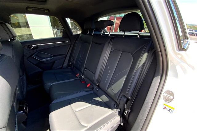 New 2025 Audi Q3 2.0T Premium image 9