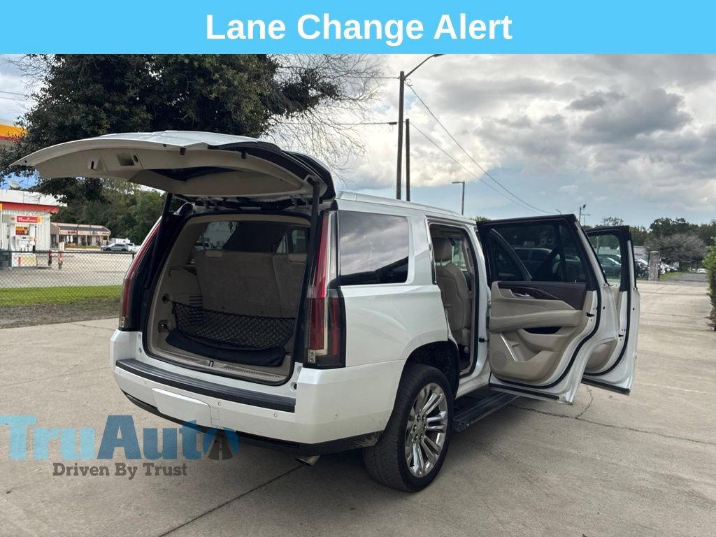 Used 2017 Cadillac Escalade Premium Luxury w/ LPO, Radiant Package AWD/4WD image 17