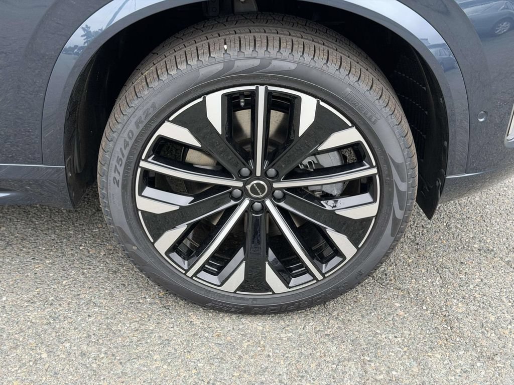 New 2026 Volvo XC90 T8 Plus w/ Protection Package AWD/4WD image 24