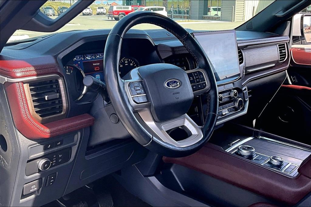 Used 2022 Ford Expedition Limited image 14